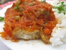 Тушеная рыба с овощами