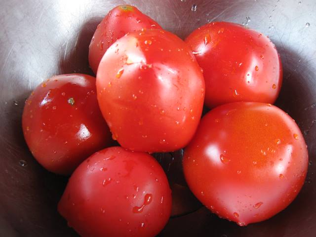 мариновані закусочні помідори