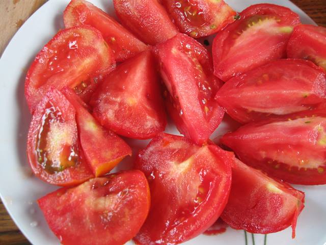 мариновані закусочні помідори