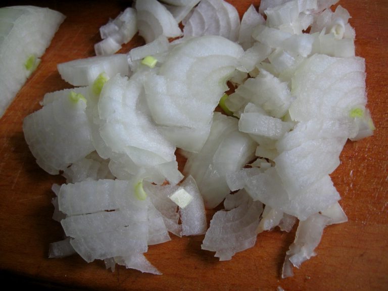 Запечений стейк лосося з рисом та овочами