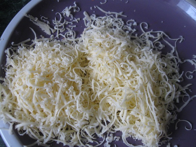Запечена цвітна капуста та брокколі в сметанно-хріновому соусі