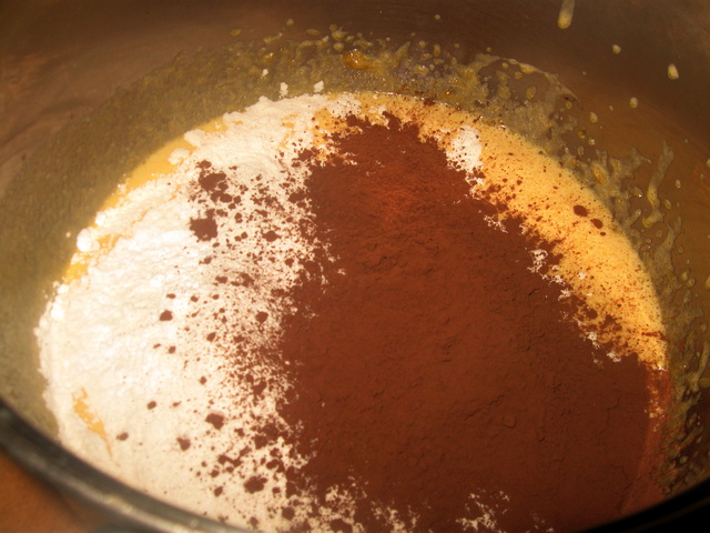 Шоколадно-кокосовий торт