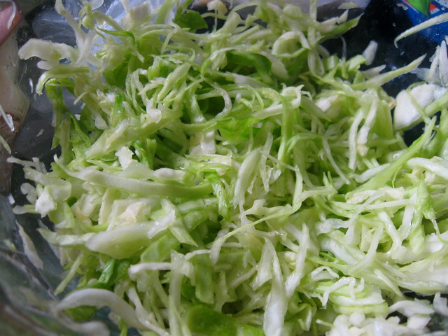 літній салат з капусти